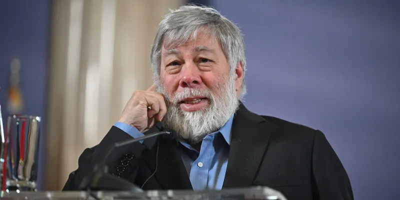 Apple cofounder Steve Wozniak got cheers, not boos, after telling students they 'all have AI — actual intelligence'