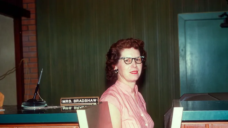 Why ATMs didn’t kill bank teller jobs, but the iPhone did